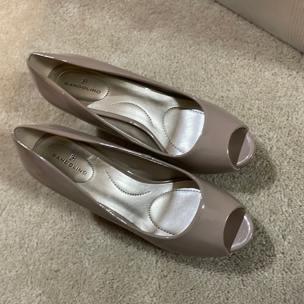 Nude pattern leather peep toe heels